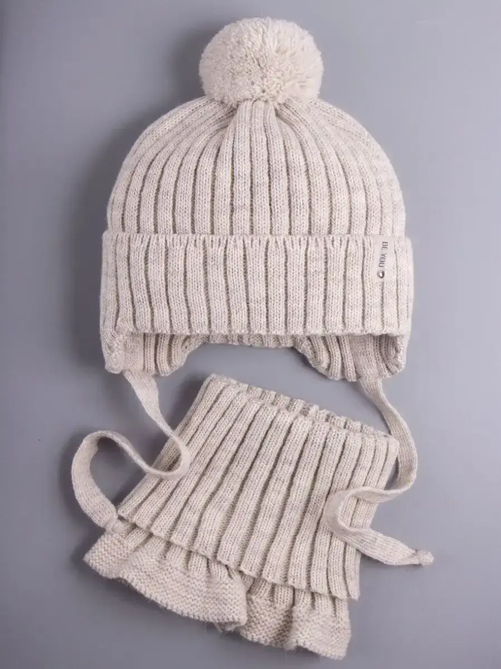 Шапка для девочки осенняя и снуд вязаные