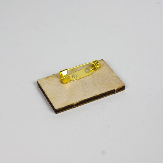 Деревянный значок. Энергия