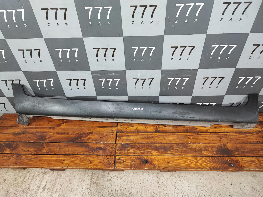 Накладка порога правого Kia Sportage 3 (SL) 10-16 Б/У Оригинал 877523U000