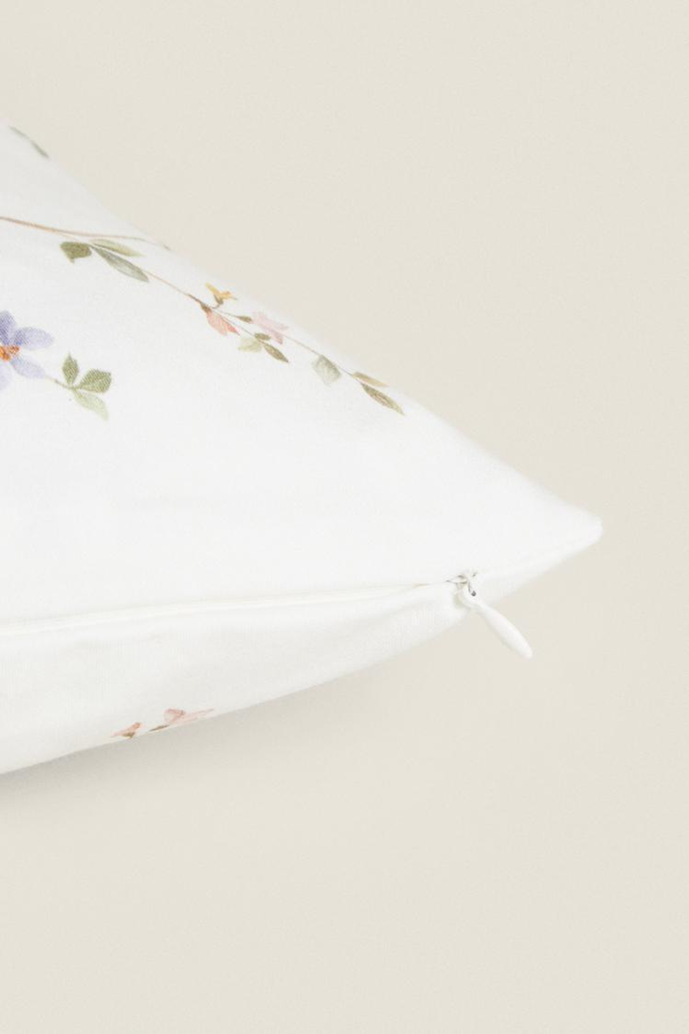 ZARA HOME ХЛОПКОВЫЙ ЧЕХОЛ ДЛЯ ДЕКОРАТИВНОЙ ПОДУШКИ С ПРИНТОМ, ЭКРЮ