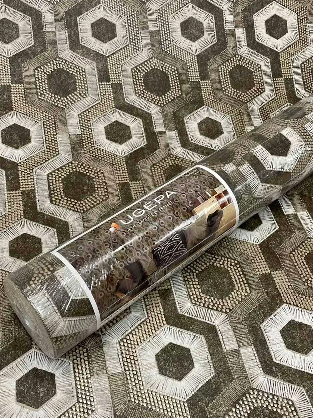 Обои флизелиновые L92708 Galactik Франция