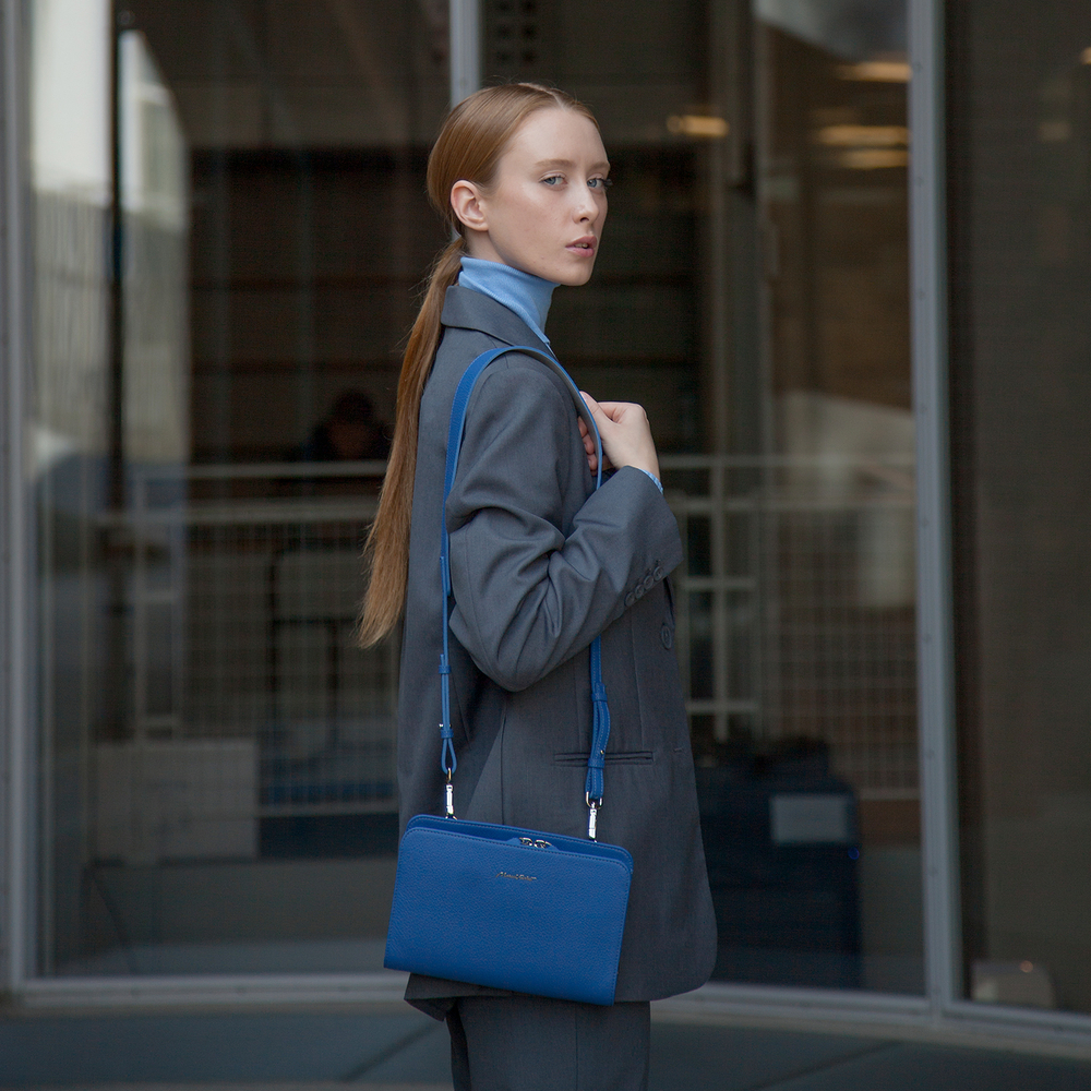 Сумка Emilie из кожи теленка, цвета синий королевский