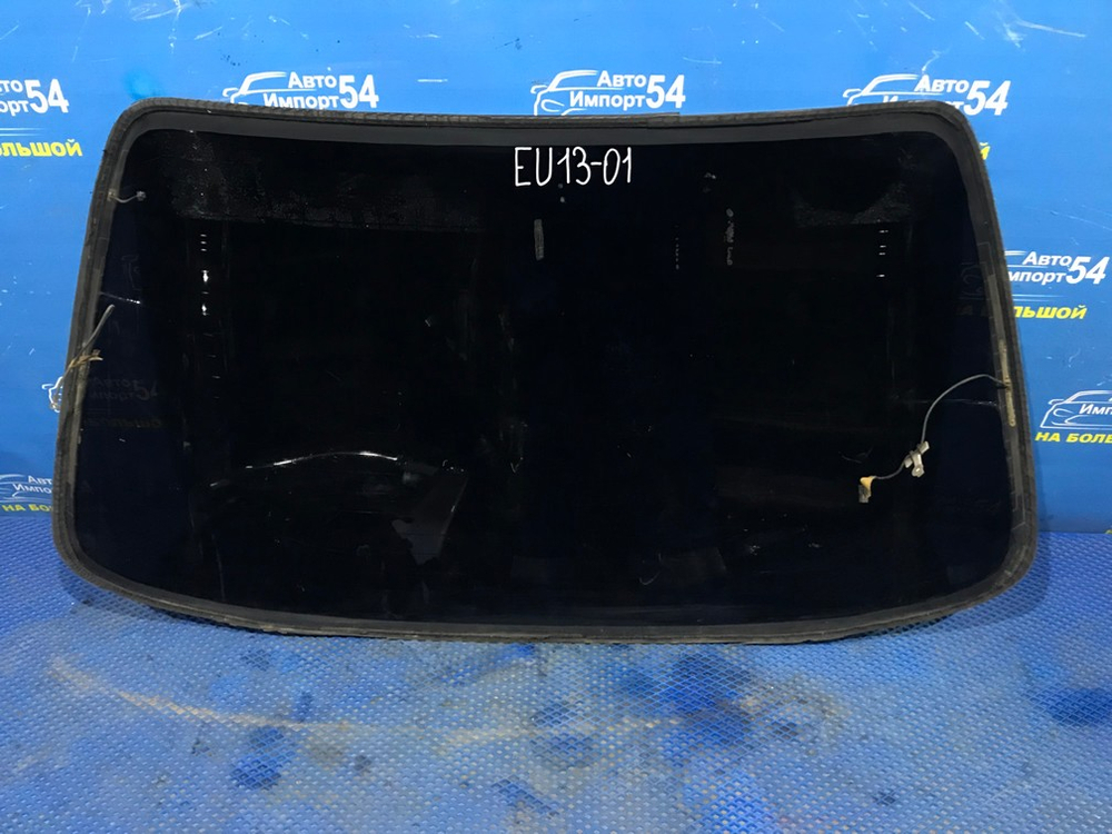 Стекло заднее NISSAN BLUEBIRD 1993