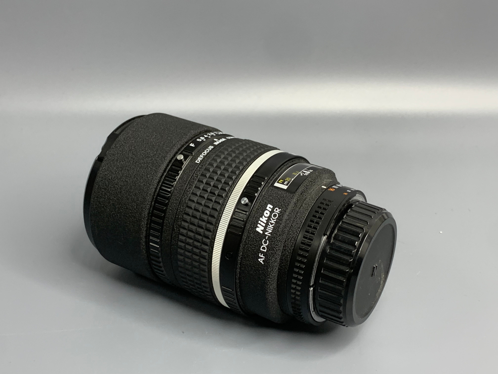 Nikon 105mm 2D AF DC-Nikkor