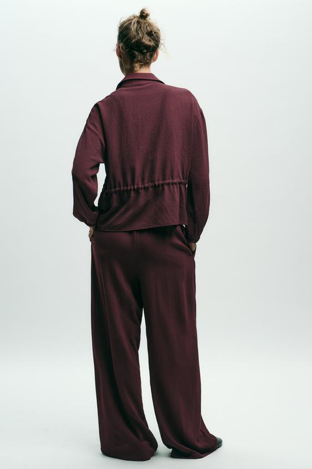 ZARA ШИРОКИЕ БРЮКИ С ДЕКОРАТИВНОЙ СТРОЧКОЙ, БУРГУНДИ