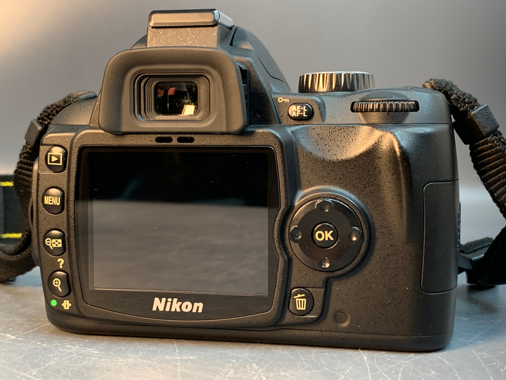 Nikon D60 body, 4000 кадров пробега