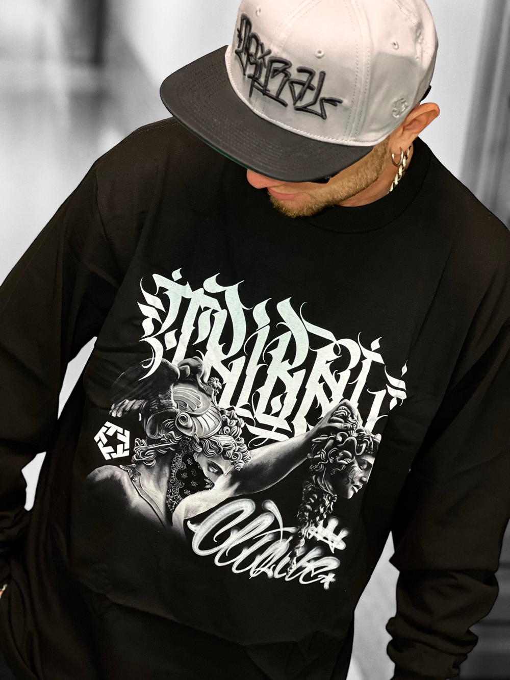 Лонгслив Tribal-Head Clique