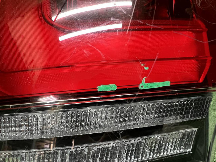 Фонарь левый внешний Toyota Land Cruiser 300 21-нв