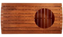 Керамический гриль Big Green Egg L Large (Большой), 46 см на столе из дуба