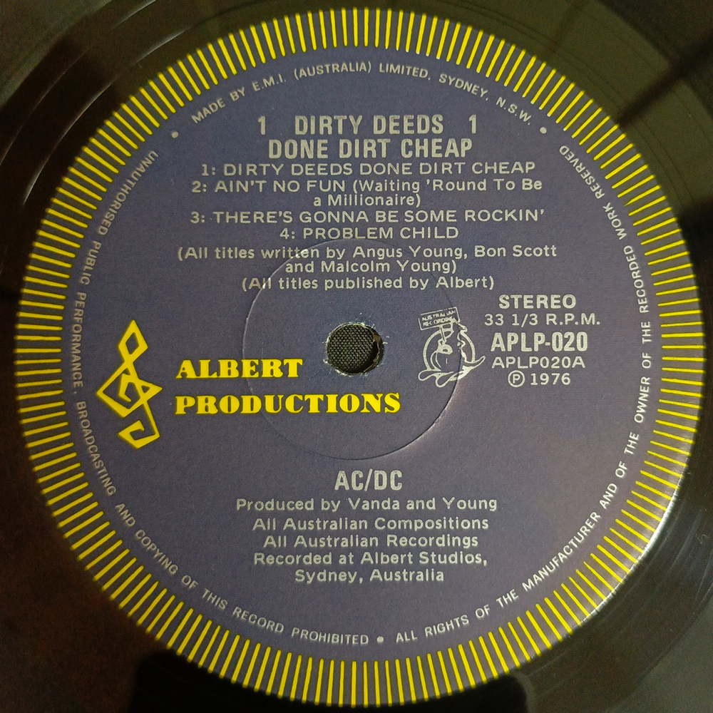 AC/DC / Dirty Deeds Done Dirt Cheap (LP)
