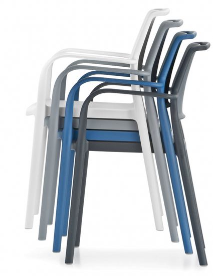 Кресло пластиковое Ara Италия белое