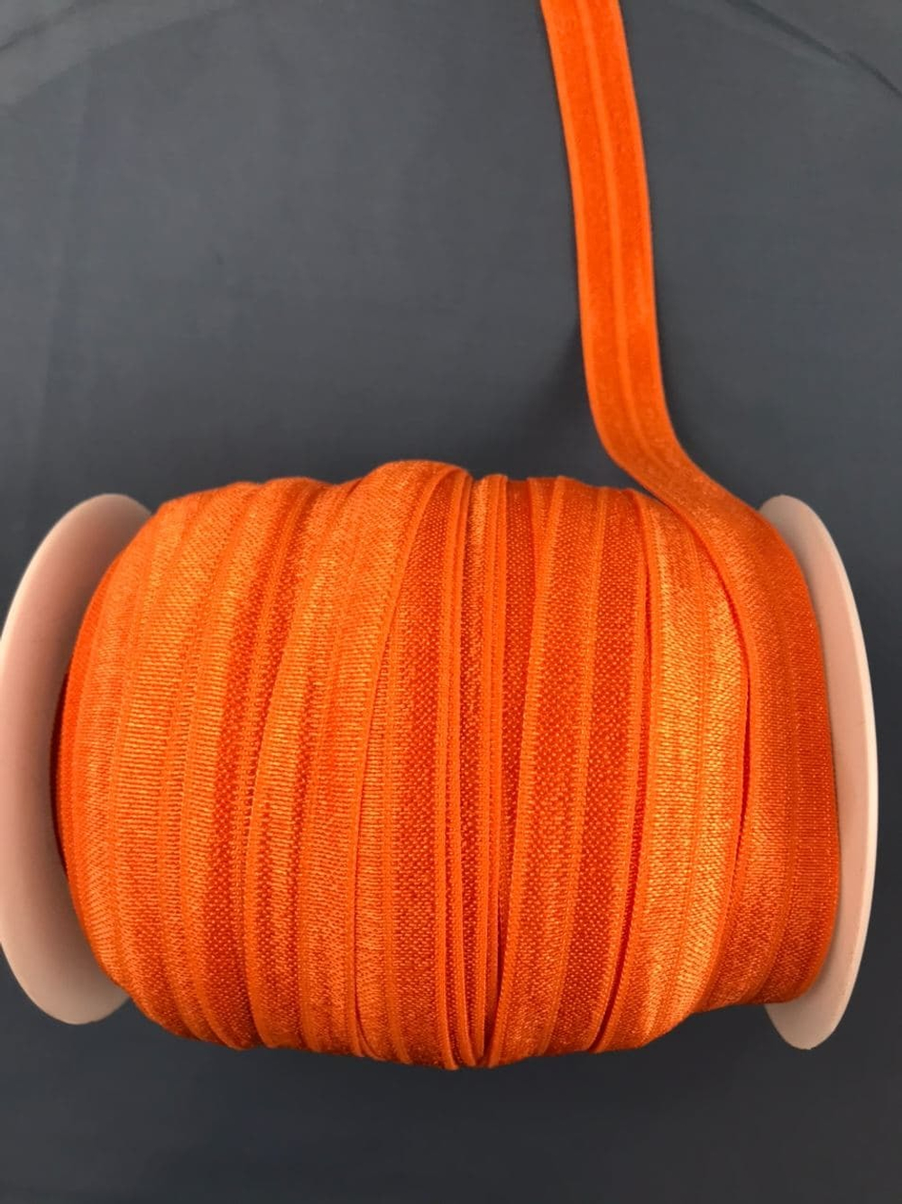 Бейка глянцевая темно-оранжевая 15 мм