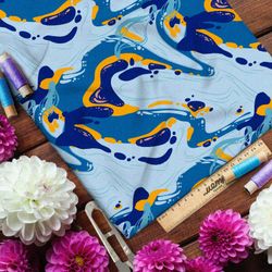 Ткань атлас морская вода с цветными акцентами