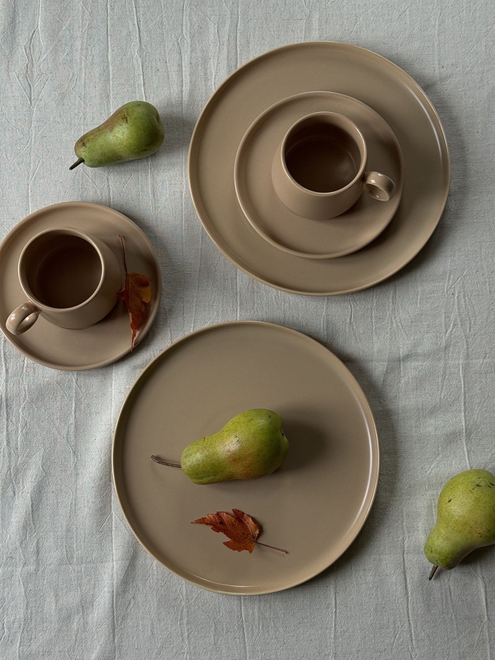 Набор из двух чайных пар бежевого цвета из коллекции Essential, 250 мл