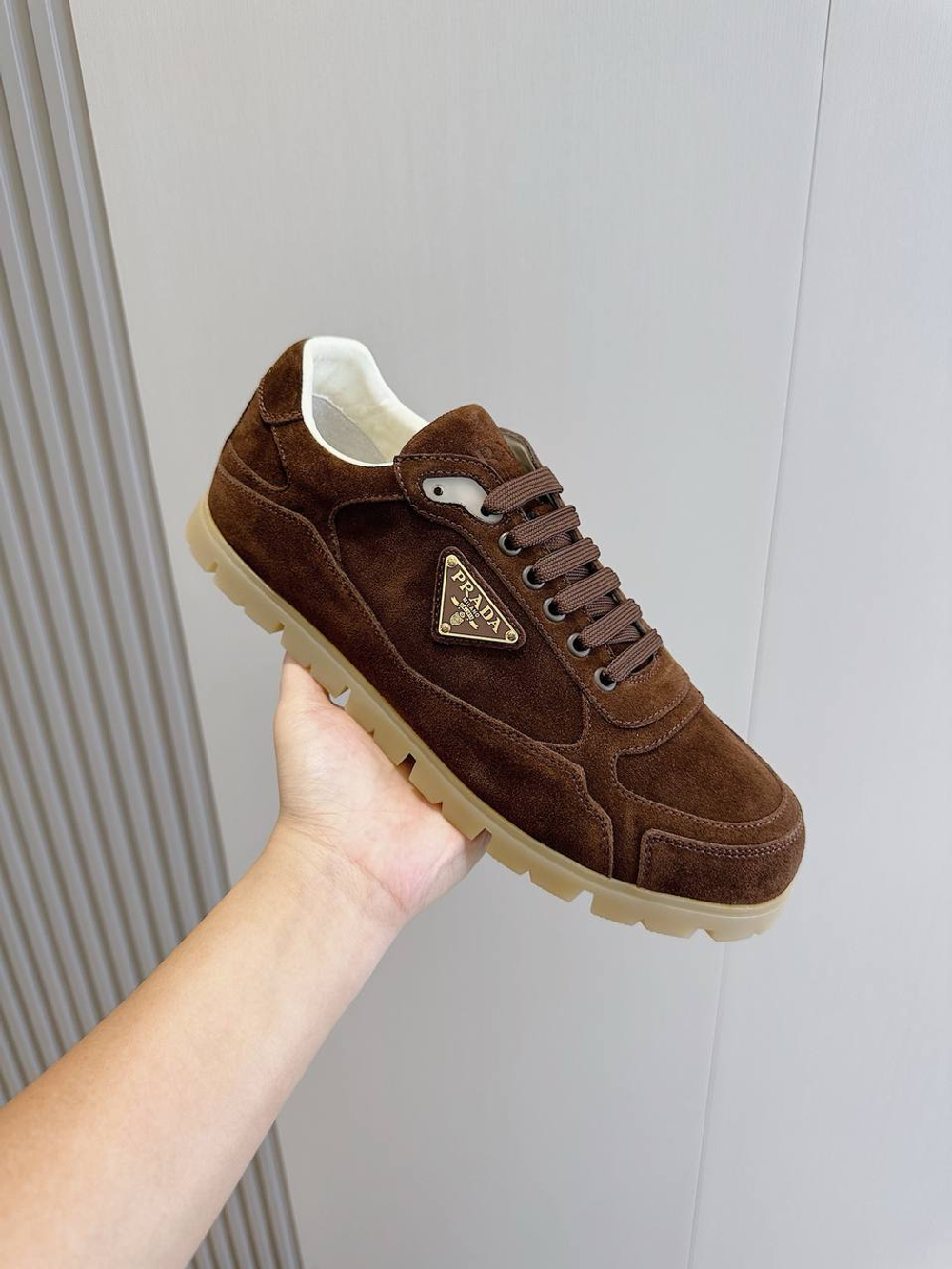 Кроссовки Prada