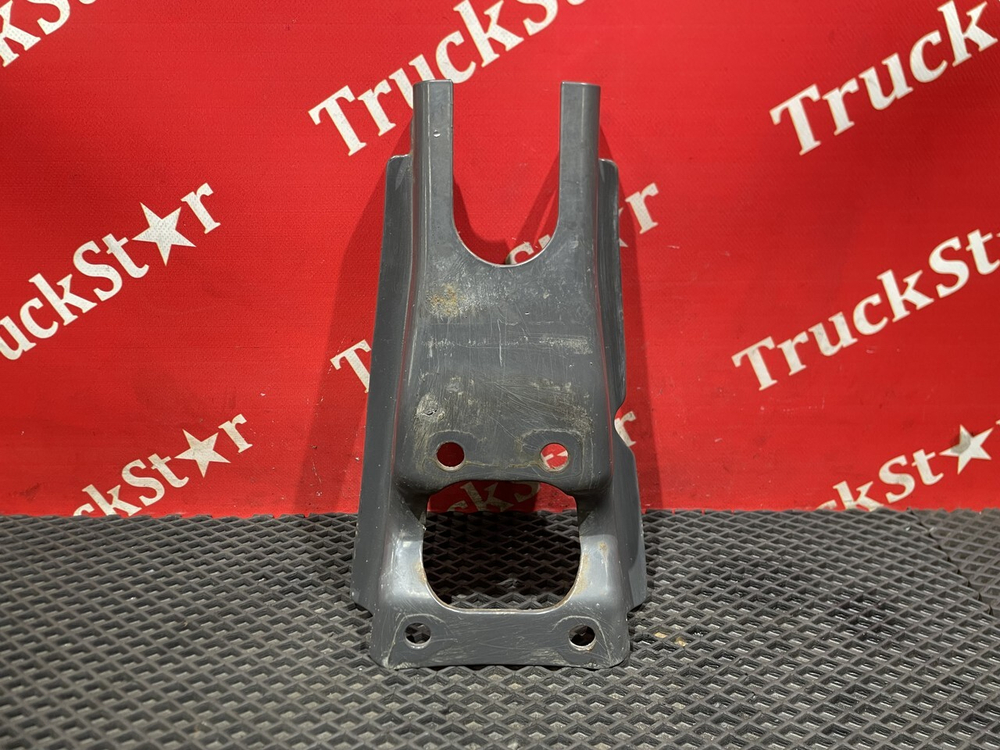 Кронштейн амортизатора переднего