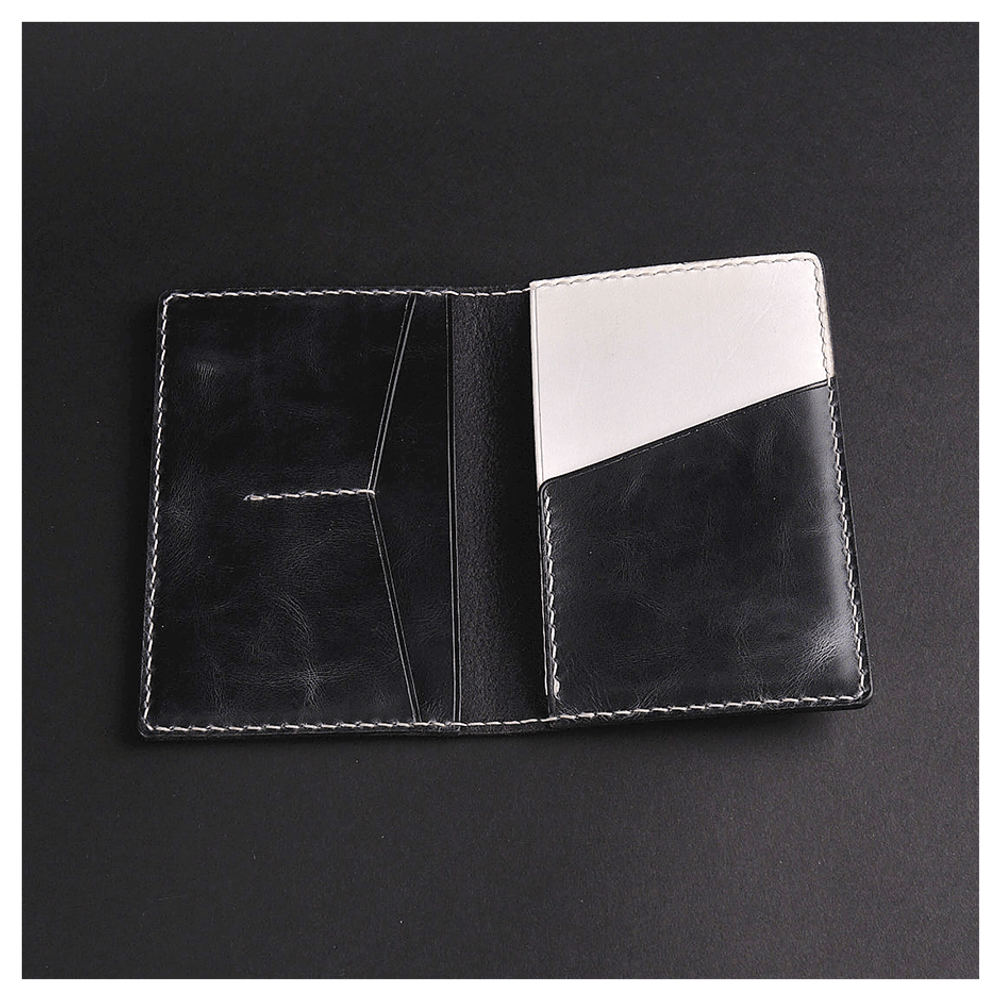 Кожаная обложка на паспорт «Волк»