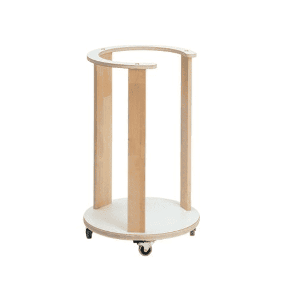 🛏️ Стойка для хранения с подушками — где книги и уют не конкурируют, а дружат 🤝📚