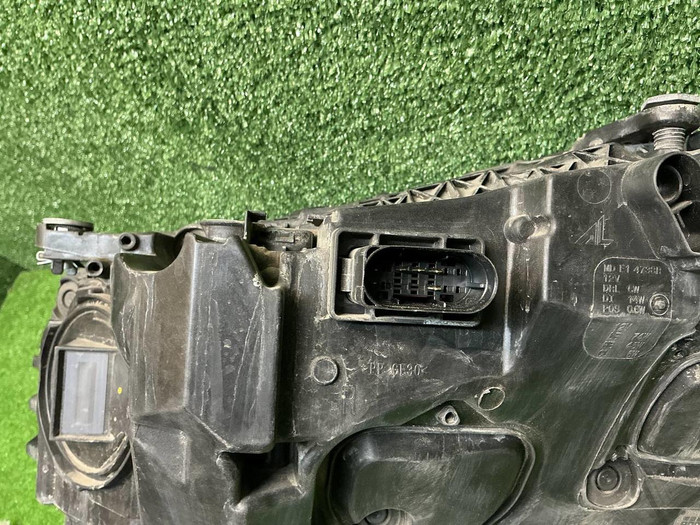 Фара правая Mercedes S W223 (20-нв) Digital Light