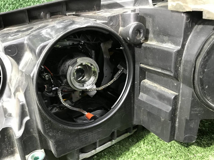 Фара правая Land-Rover Discovery Sport (2014-2019) ксенон