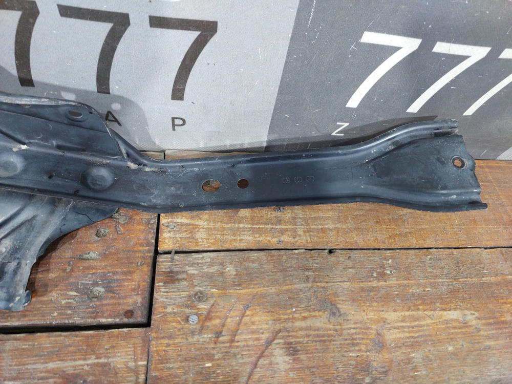 Кронштейн замка капота Toyota RAV4 IV (XA40) 12-19 Б/У Оригинал 5208542050