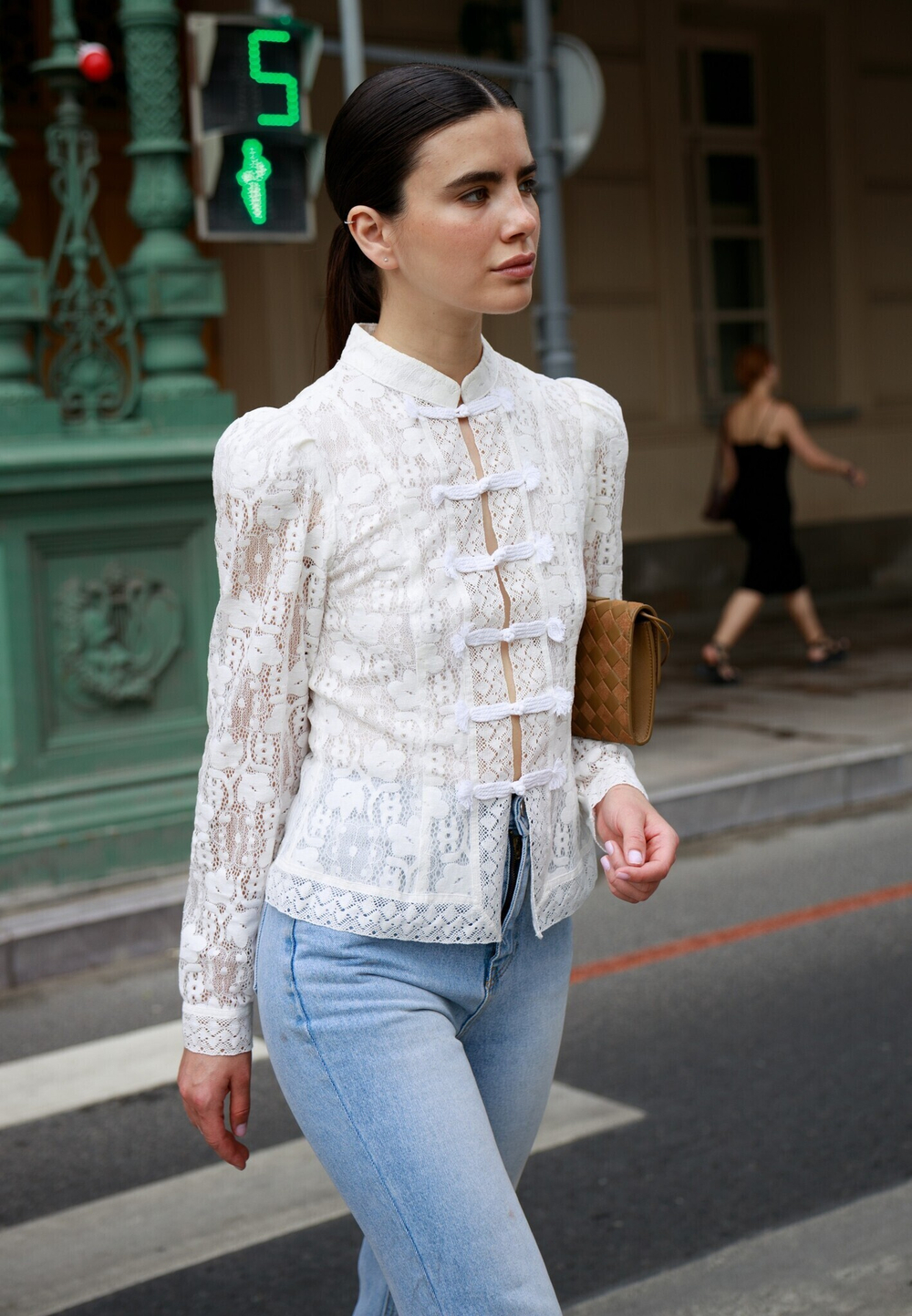 Жакет из кружева белый