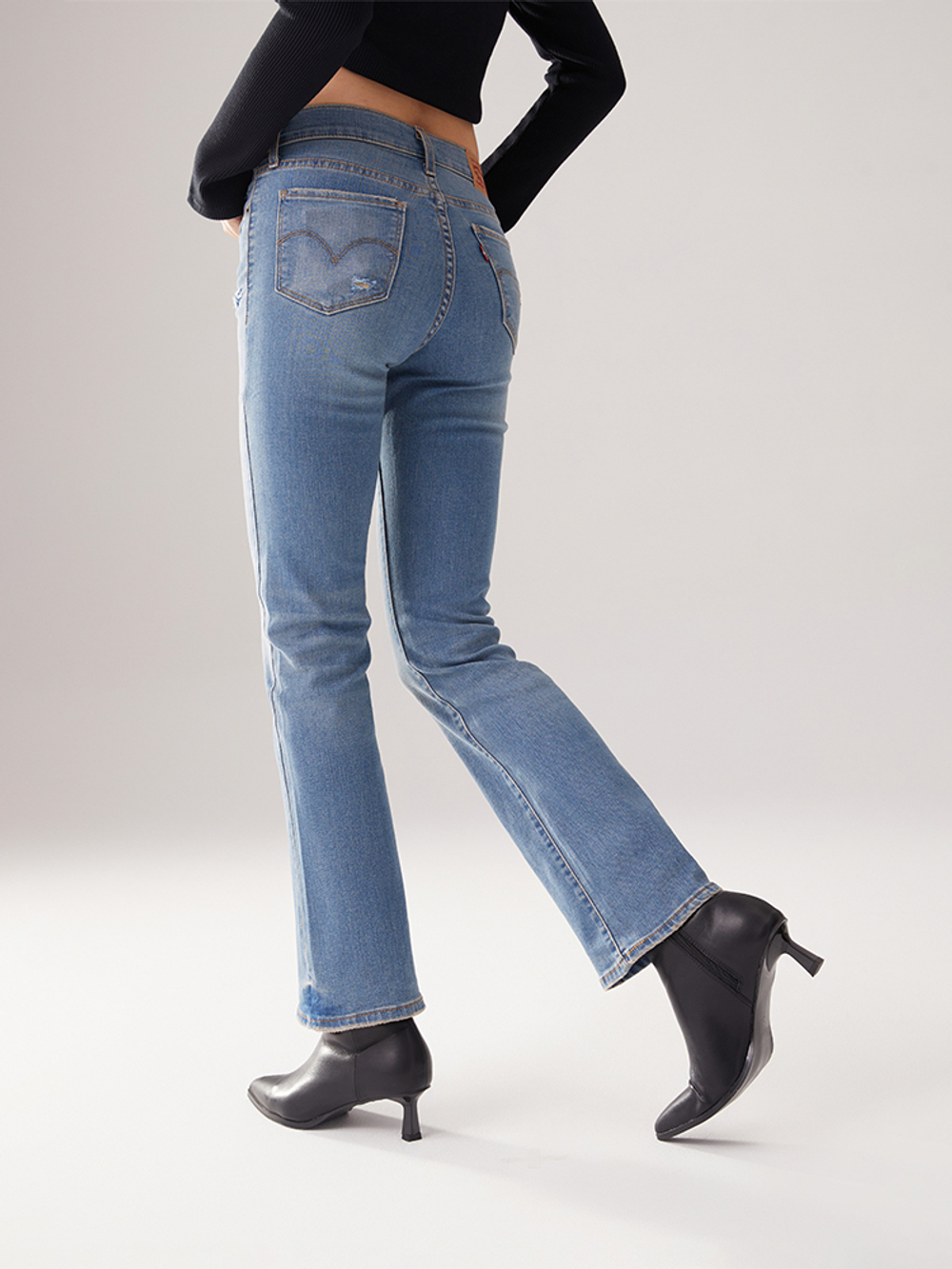 Классические женские джинсы Levi's 315 Shaping Bootcut 19632-0122