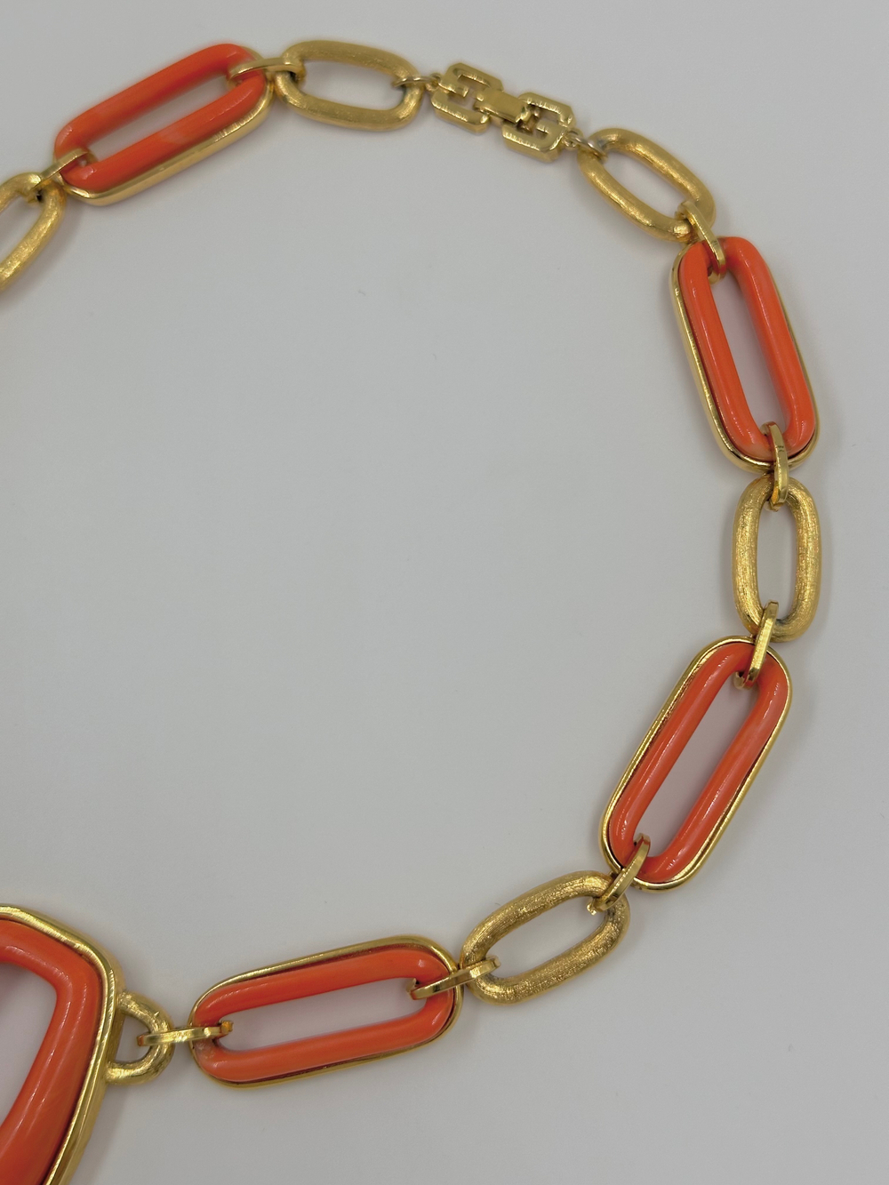 Колье с оранжевым пластиком Givenchy