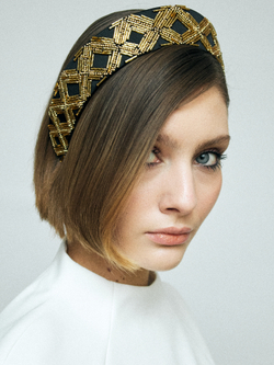 Кокошник S с золотым стеклярусом