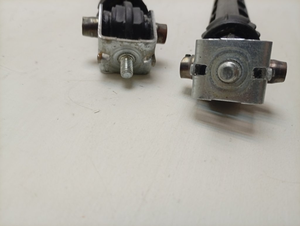 RSM601 кт71 Амортизаторы для стиральной машины Hotpoint-Ariston 210141831.01 б/у