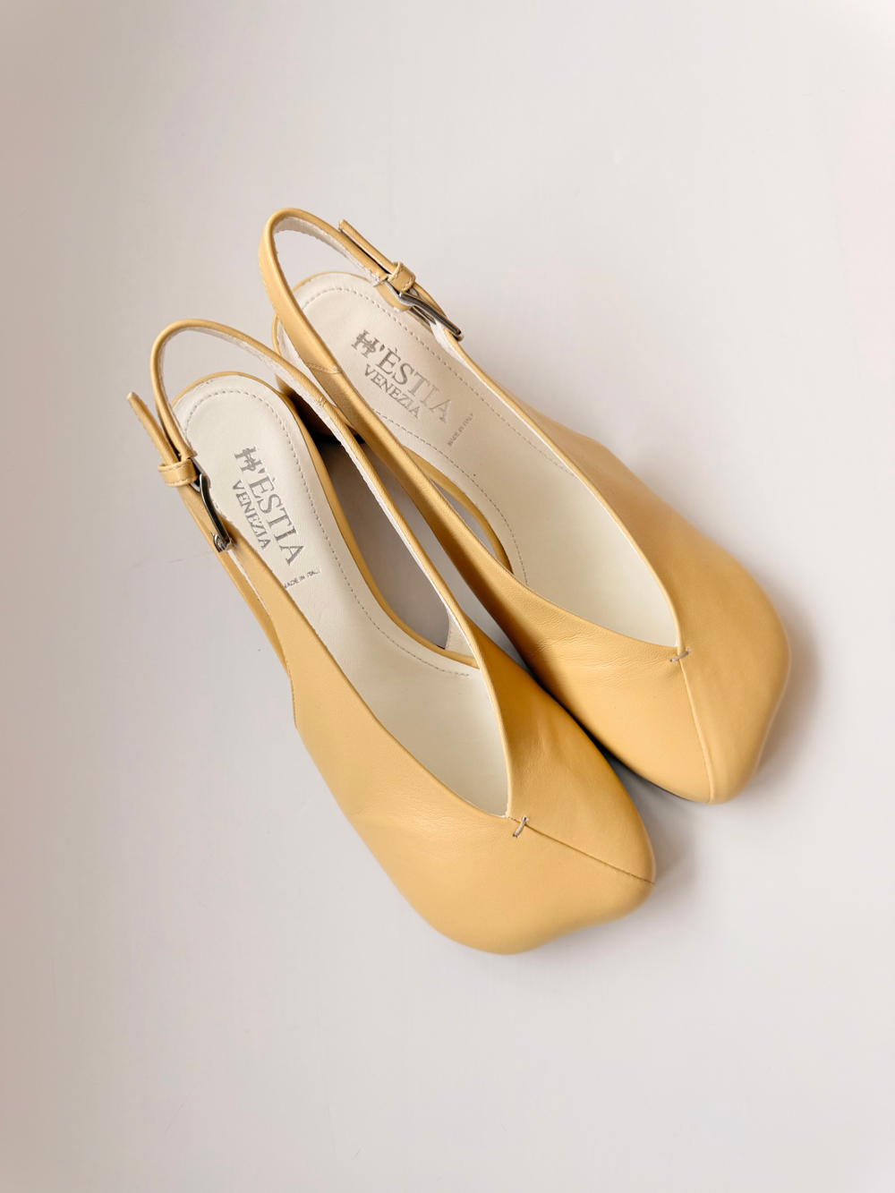 Женские слингбэки Hestia