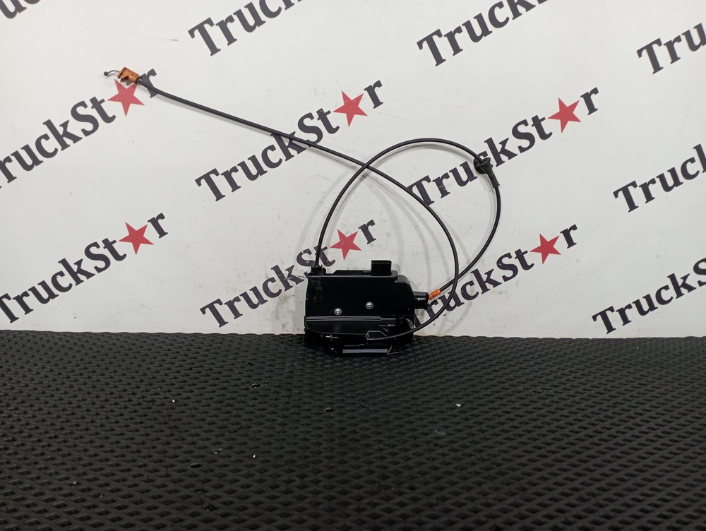 Замок двери левой 2020г.