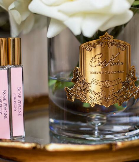 Лилии и розы цвета шампань в прозрачной вазе, Cote Noire