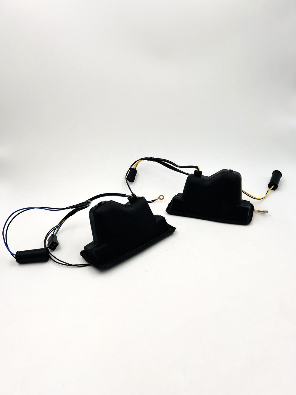 Чехол (кожух) подфарника ВАЗ 2103, 2106 с проводами 2 шт