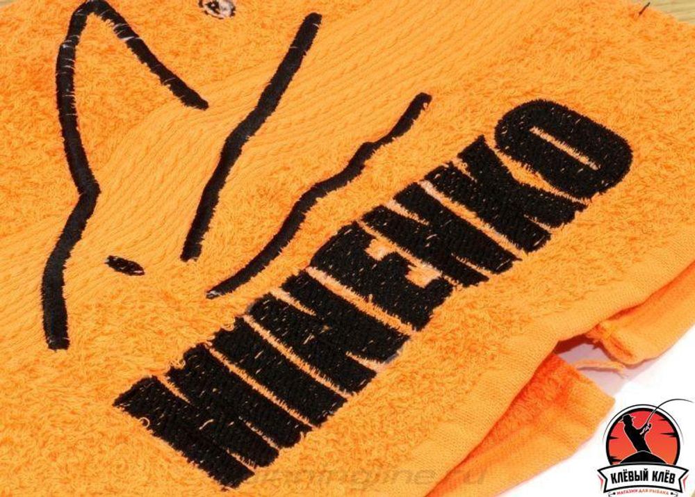 Полотенце с застежкой на пояс,  с вышивкой