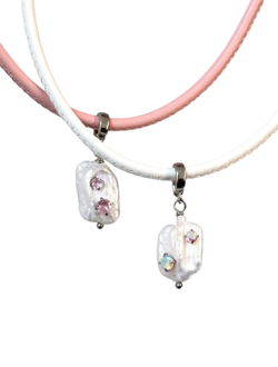 NNEO PEARLLY Кулон кристальный блик на шнурке