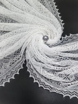 Оренбургский пуховый платок-паутинка А150-01 белый отбеленный