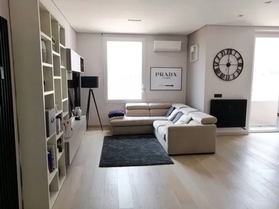 Торшер Uzagi черный