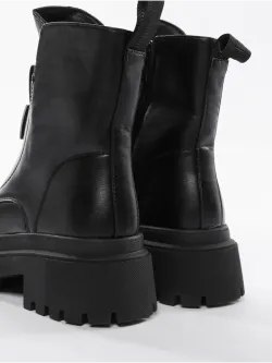 Зимние ботинки на высокой платформе