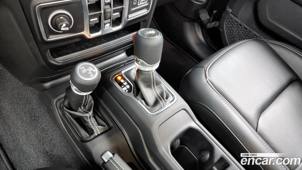 Jeep Wrangler (JL) 2.0 Overland Power Top 4 двери 4xe (06.2022)