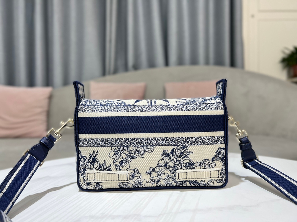 Christian Dior Diorcamp Bag 23 cm