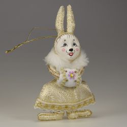 Ёлочная игрушка Крольчиха с муфтой