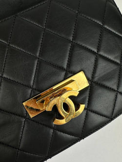 Сумка Chanel Black Quilted Lambskin Leather Golden Class Medium Flap