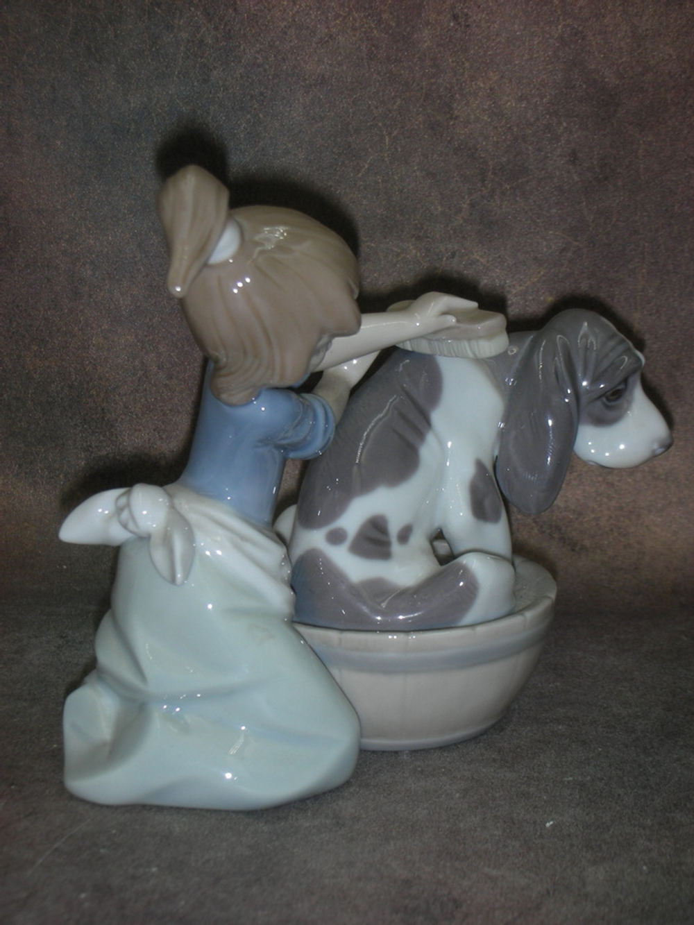Статуэтка. Фарфор. Купание щенка. Lladro. Испания