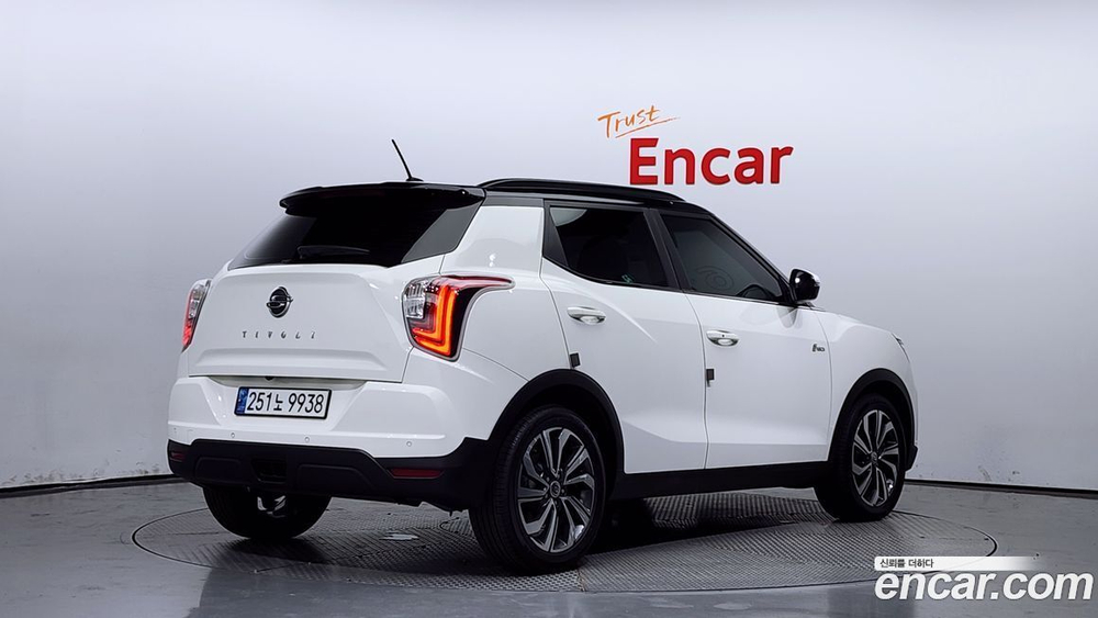 KG Mobility (Ssangyong) Very New Tivoli Бензин 1.5 2WD (10.2020)