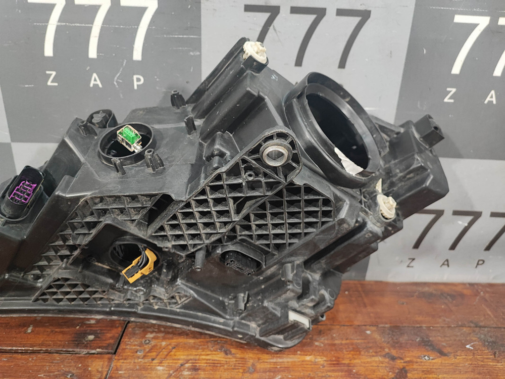 Фара правая ксенон Skoda Superb 3 15-19 Б/У Оригинал 3V1941016B