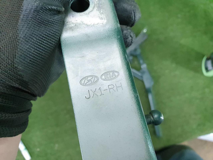 Петля капота Комплект Genesis GV80 (2020-н.в.)