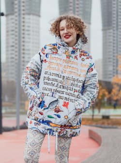 Куртка «Манускрипт», по мотивам готического шрифта и иллюстраций из Бревиария короля Мартина Арагонского