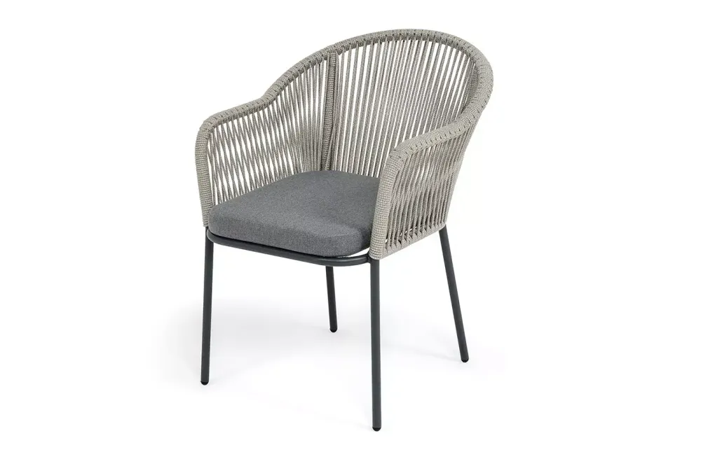 "Лион" стул плетеный из роупа, каркас из стали темно-серый (RAL7024) муар, роуп серый меланж круглый, ткань серая 017