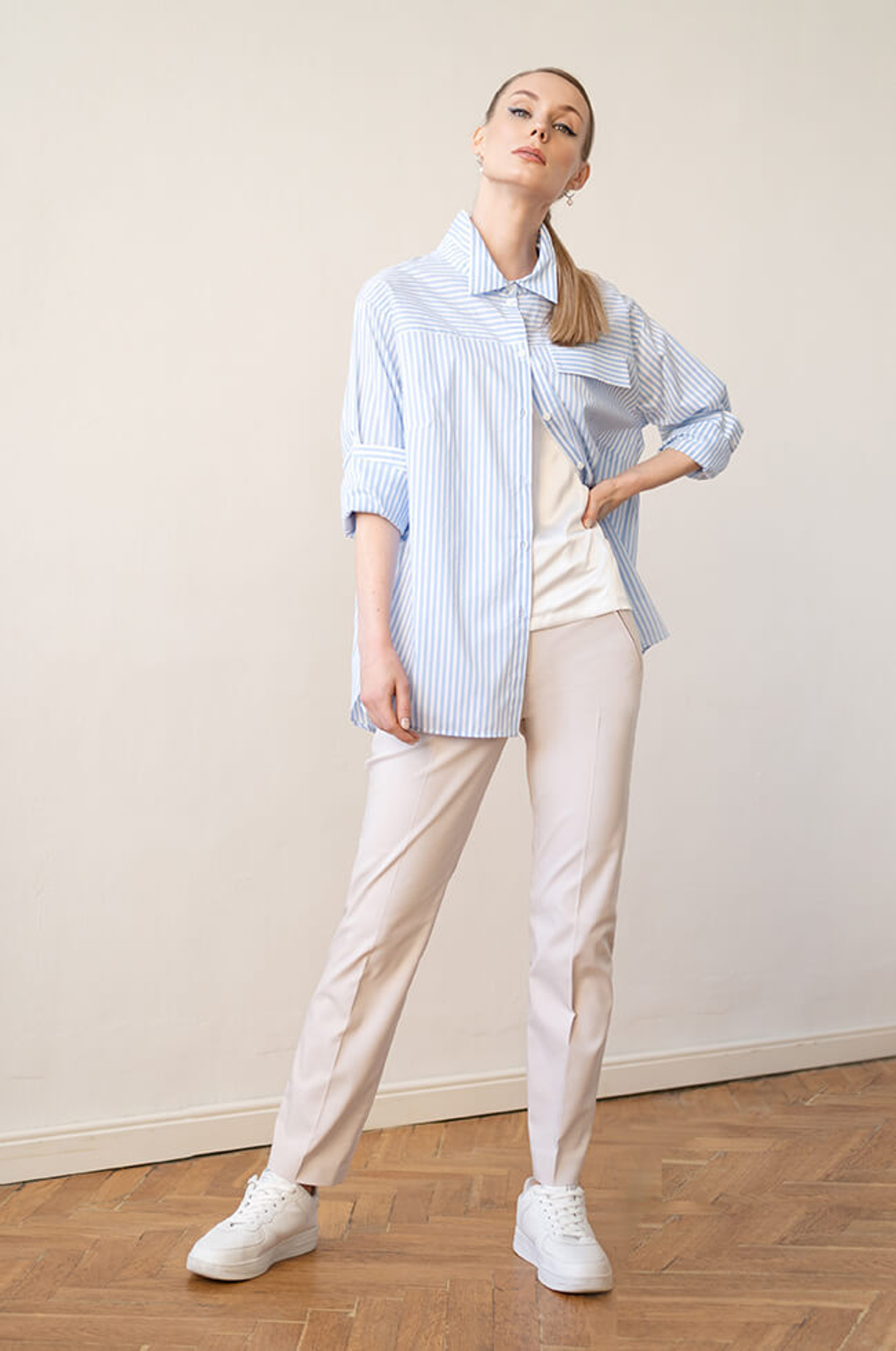 22659 Блузка женская (бело-голубая полоска)